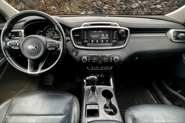 Vehicle image 15 of 34