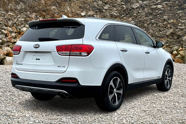 Vehicle image 4 of 34