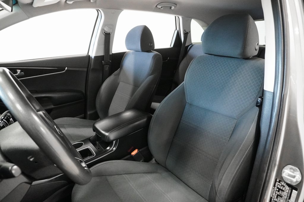 2018 Kia Sorento L Image 12 of 26
