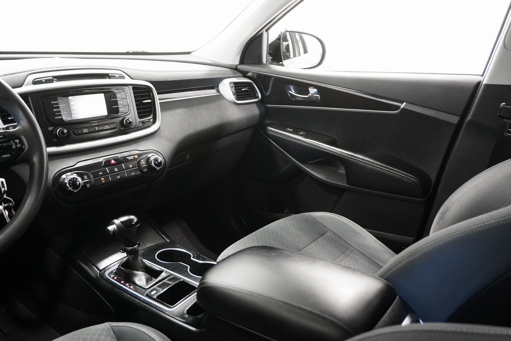 2018 Kia Sorento L Image 17 of 26
