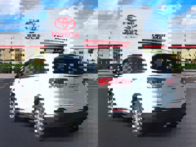 Vehicle image 3 of 21