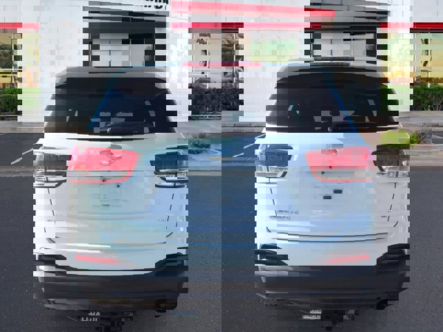 Vehicle image 5 of 21
