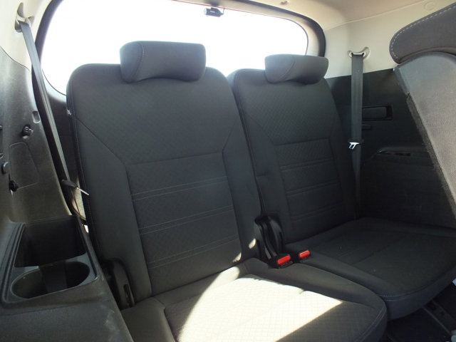 Vehicle image 18 of 21