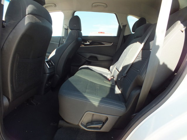 Vehicle image 16 of 21
