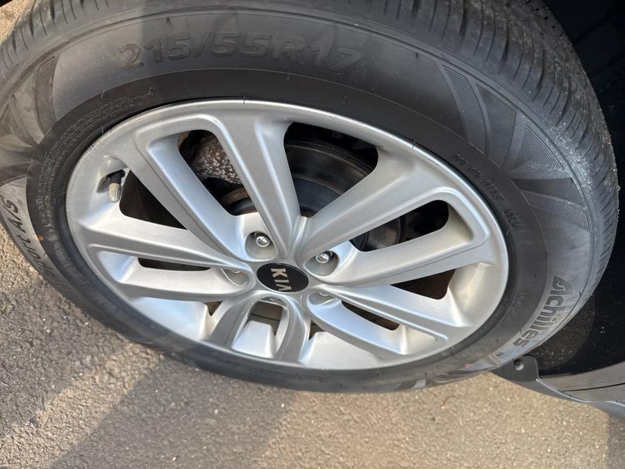Vehicle image 12 of 30