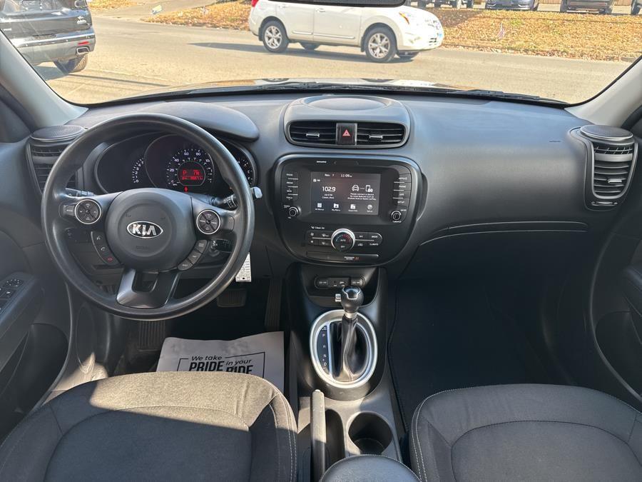 Vehicle image 17 of 30