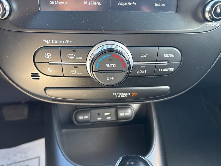 Vehicle image 25 of 30