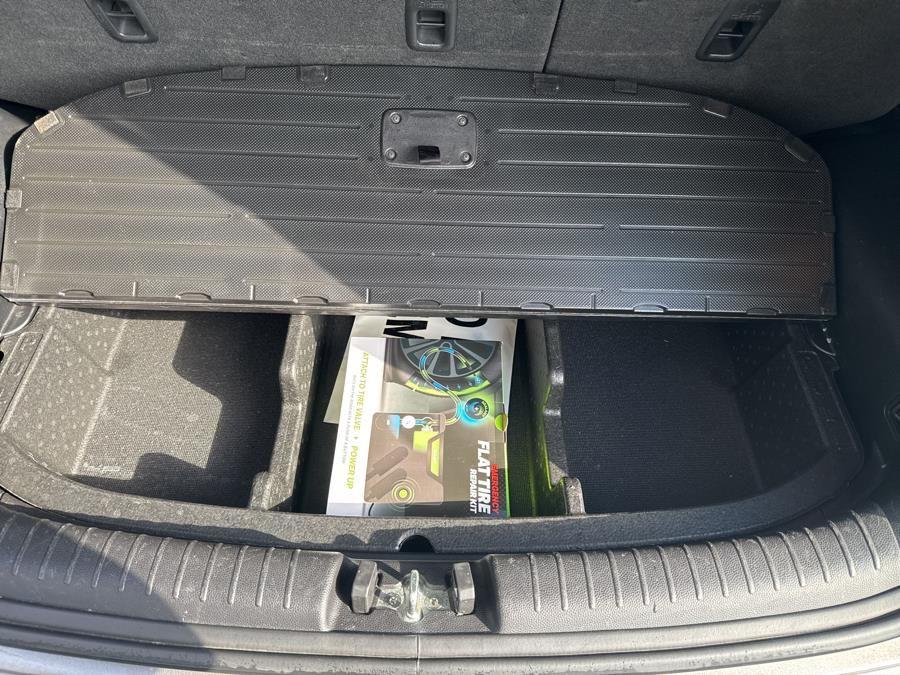 Vehicle image 14 of 30