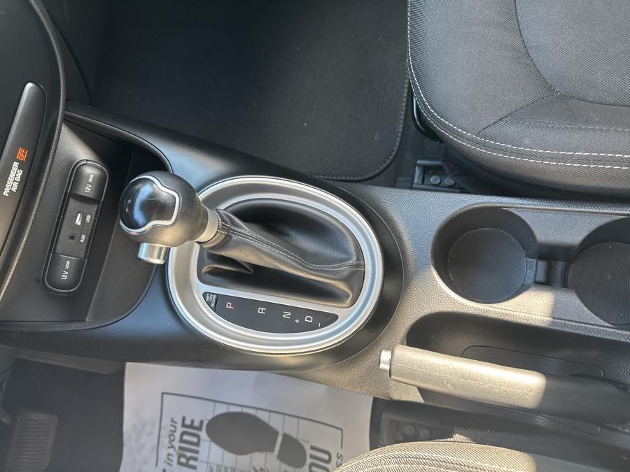 Vehicle image 22 of 30