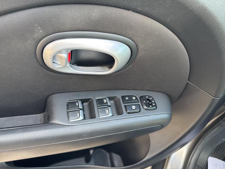 Vehicle image 26 of 30