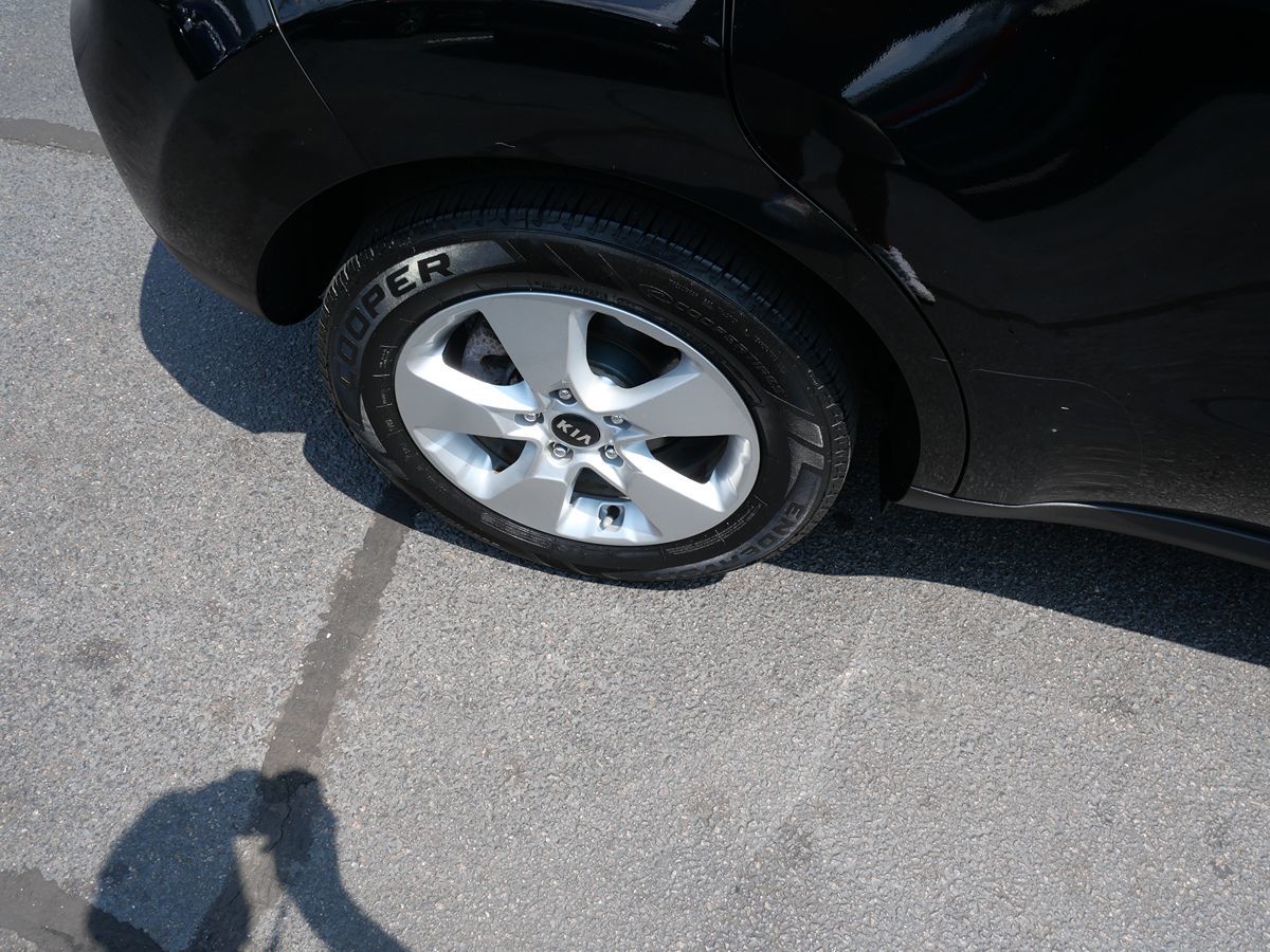 Vehicle image 32 of 43