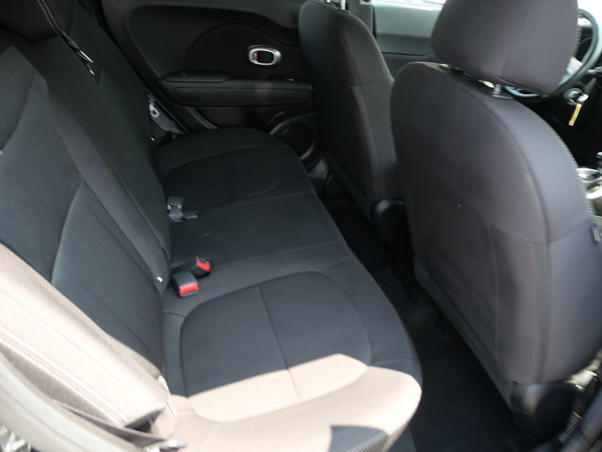 Vehicle image 23 of 43