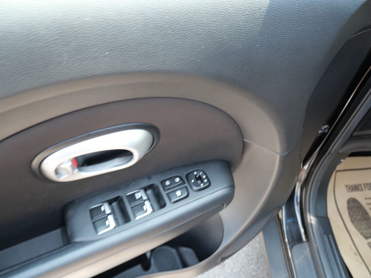 Vehicle image 15 of 43