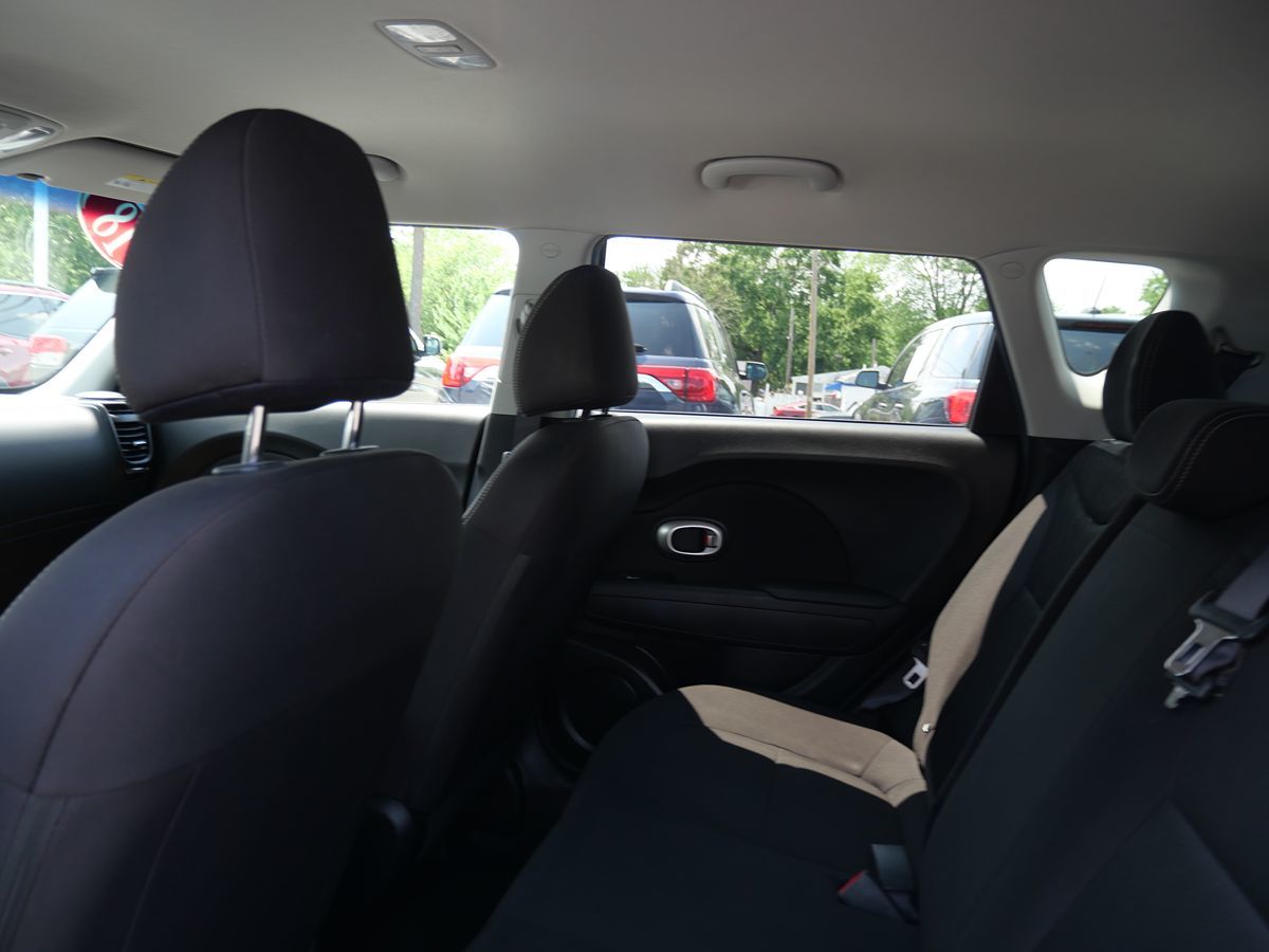 Vehicle image 20 of 43