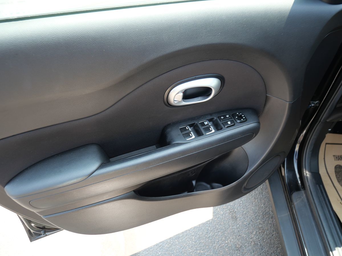 Vehicle image 16 of 43