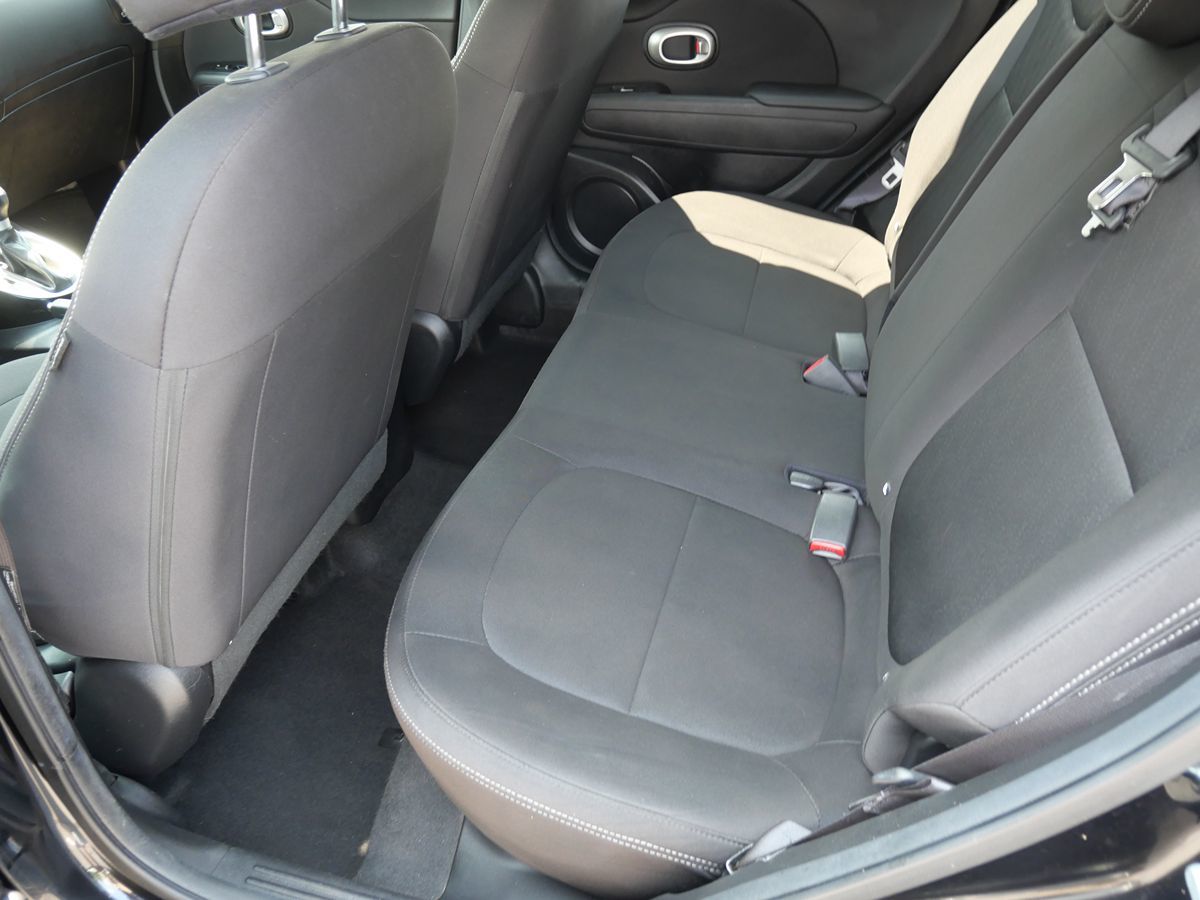 Vehicle image 19 of 43