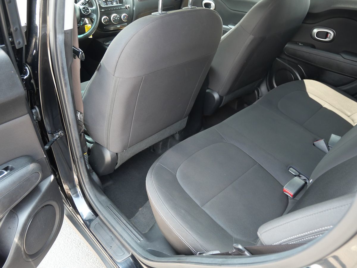 Vehicle image 18 of 43