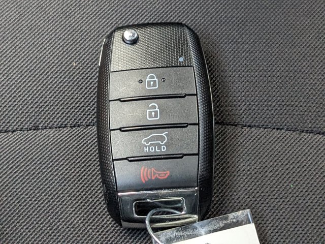 Vehicle image 25 of 28