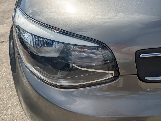 Vehicle image 24 of 28