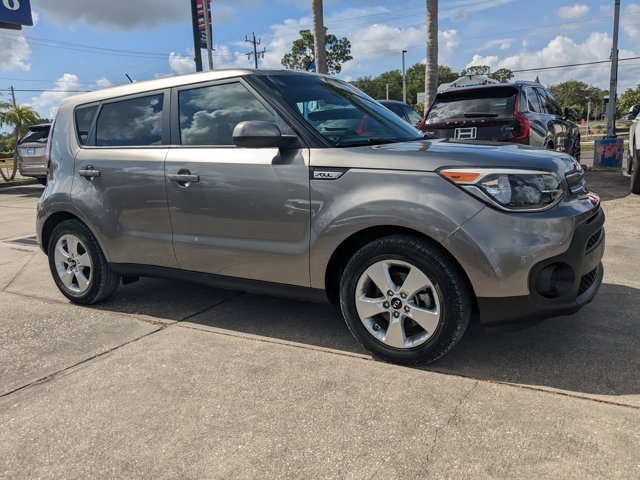 Vehicle image 3 of 28