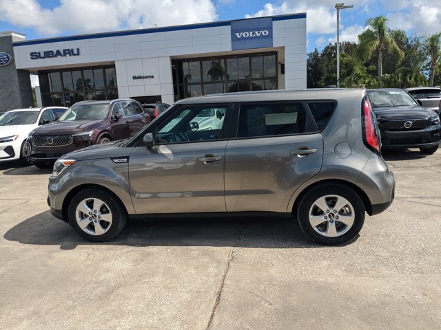 Vehicle image 10 of 28