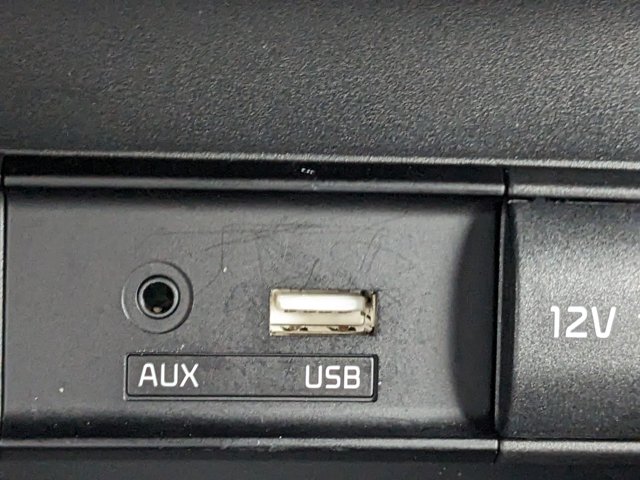 Vehicle image 23 of 28