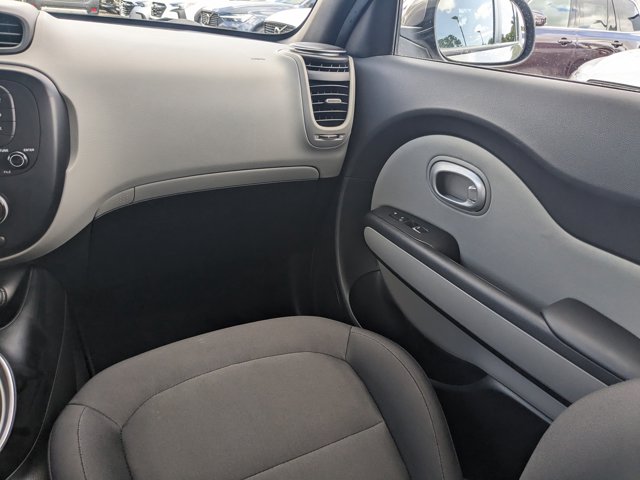 Vehicle image 18 of 28