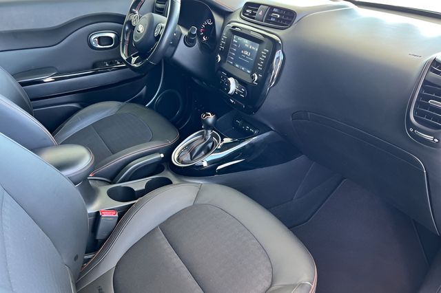 Vehicle image 26 of 36