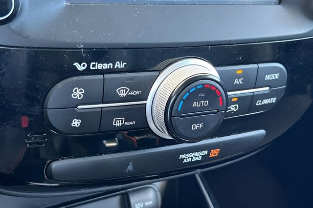 Vehicle image 22 of 36