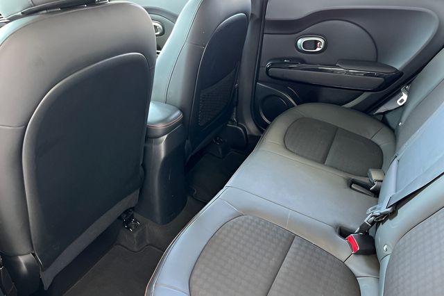Vehicle image 10 of 36