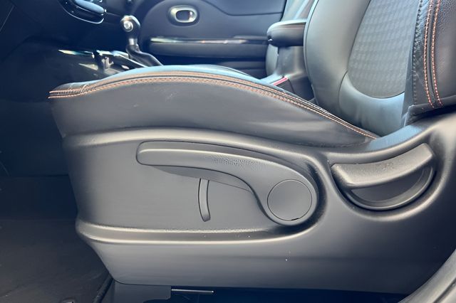Vehicle image 19 of 36