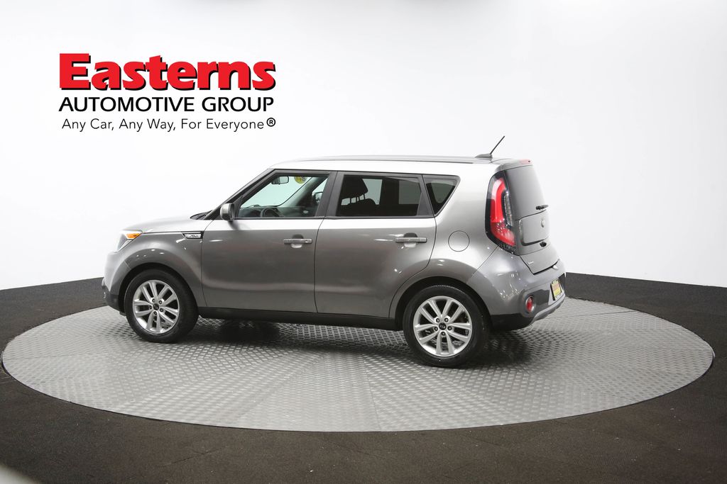 Vehicle image 8 of 62