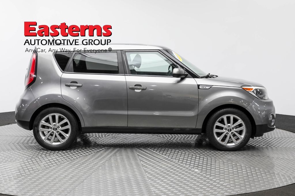 Vehicle image 7 of 62