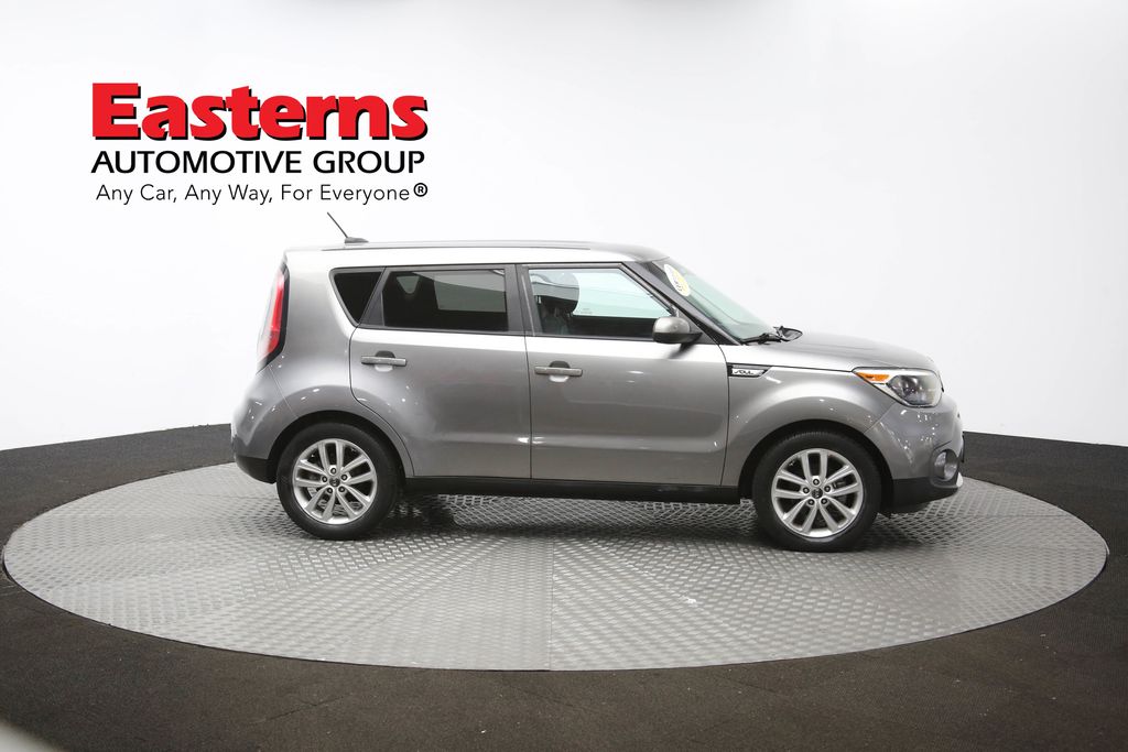 Vehicle image 22 of 62