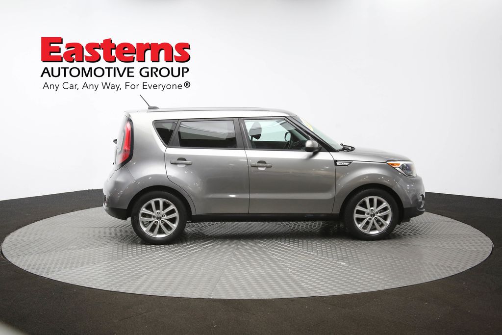 Vehicle image 21 of 62