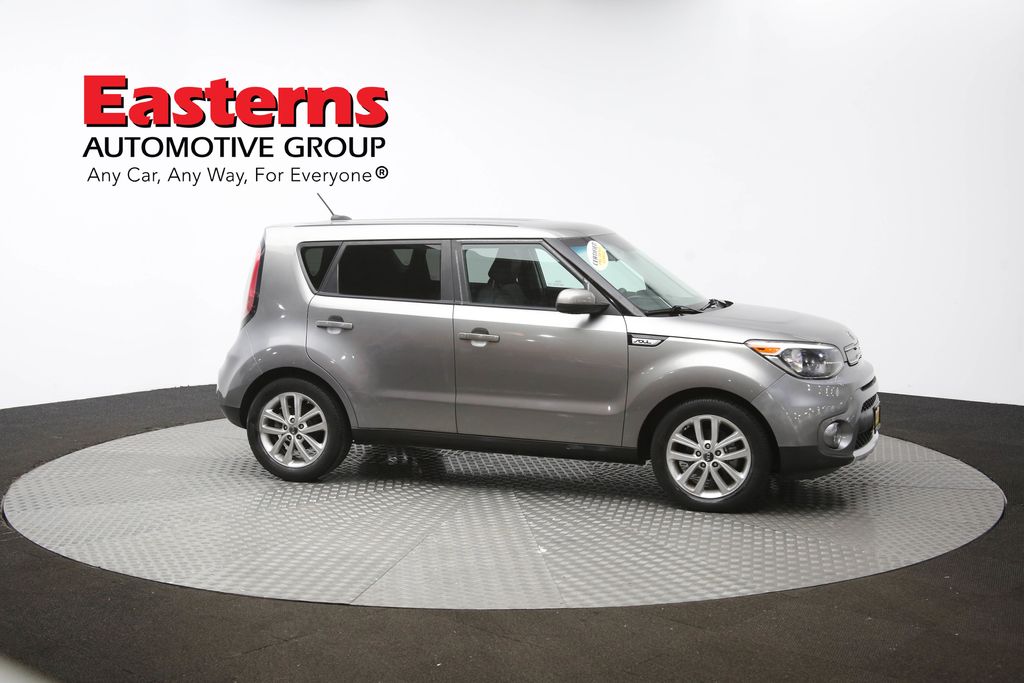 Vehicle image 23 of 62