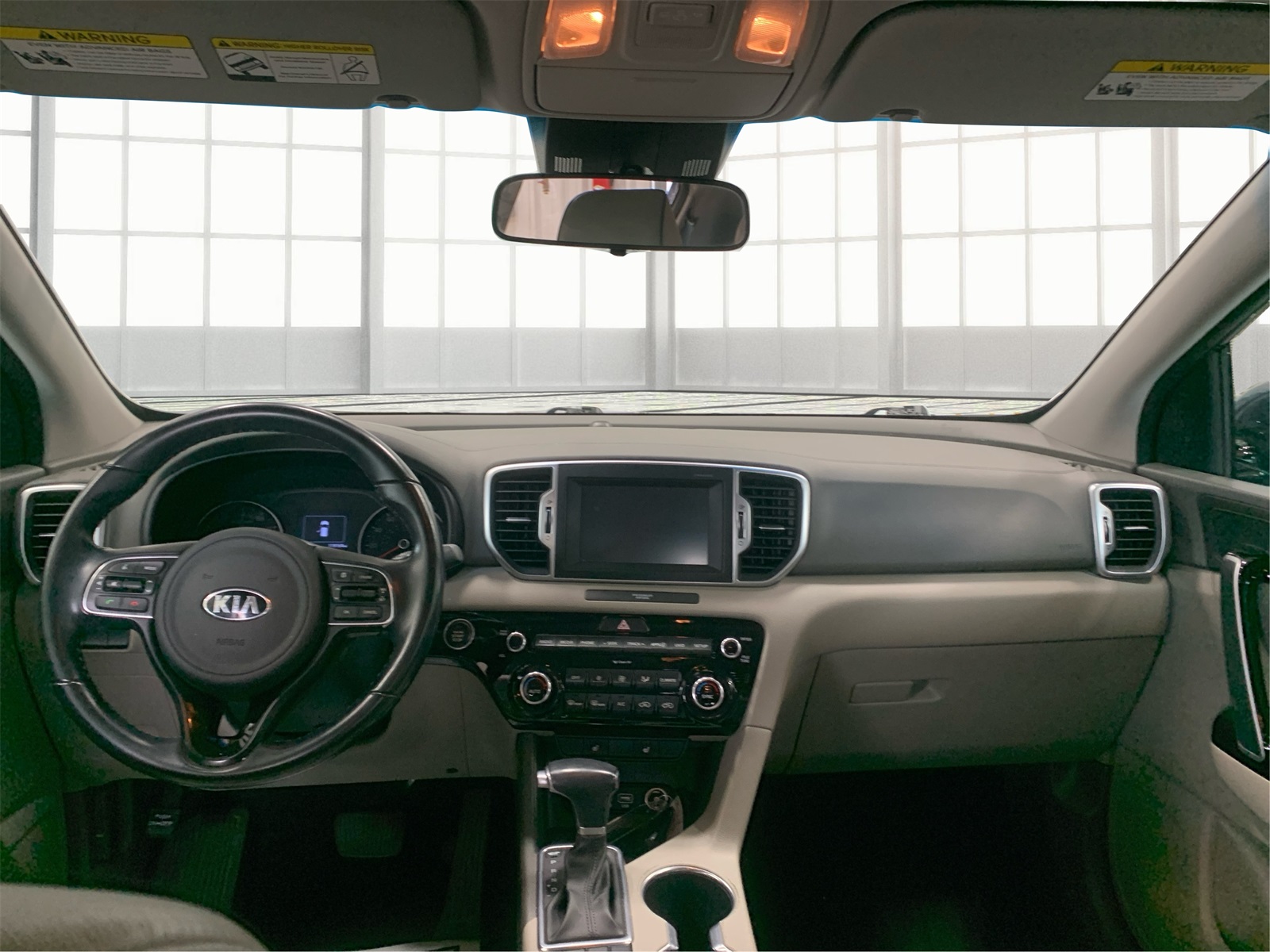 Vehicle image 17 of 31