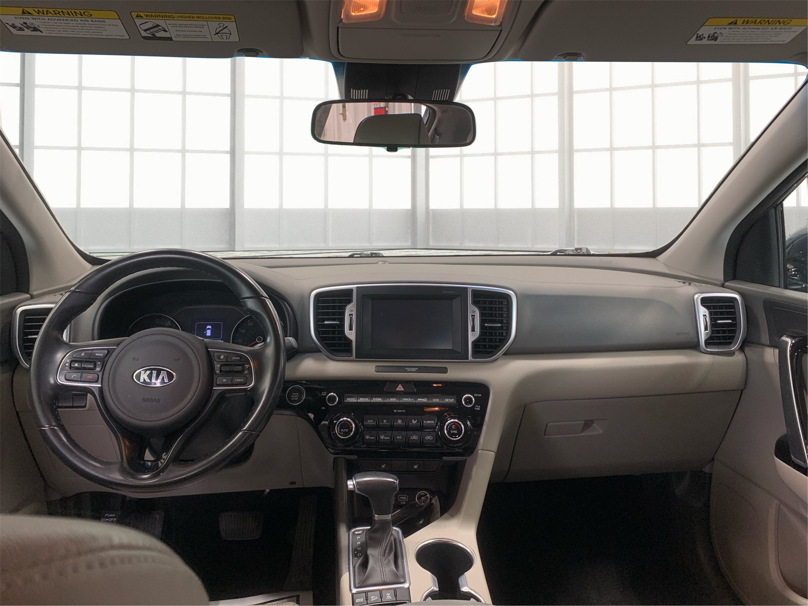 Vehicle image 15 of 31