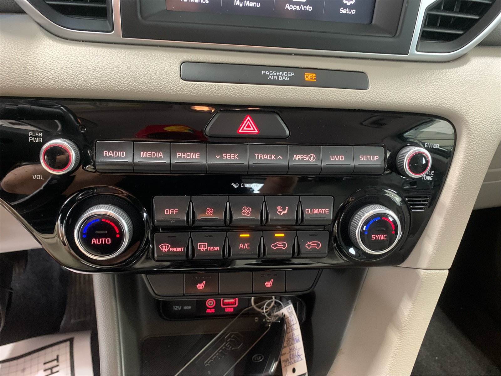 Vehicle image 28 of 31