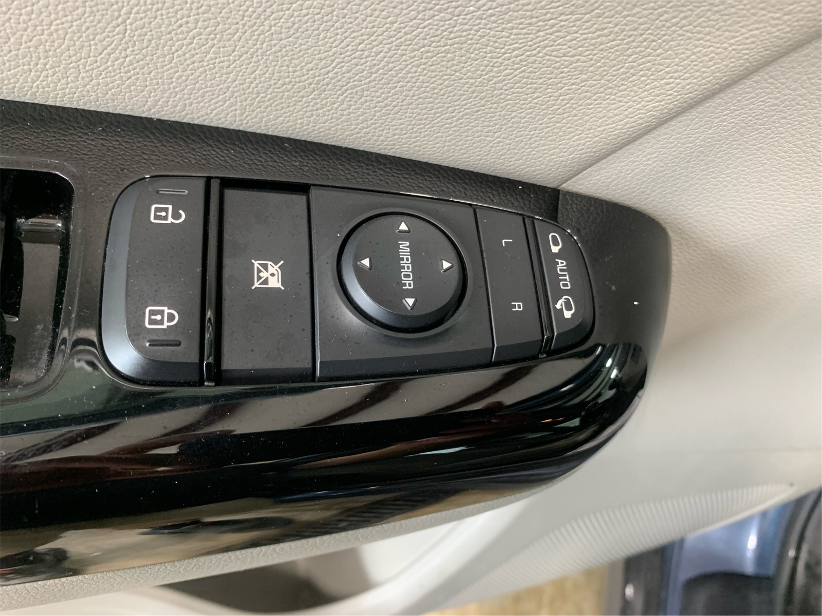Vehicle image 29 of 31