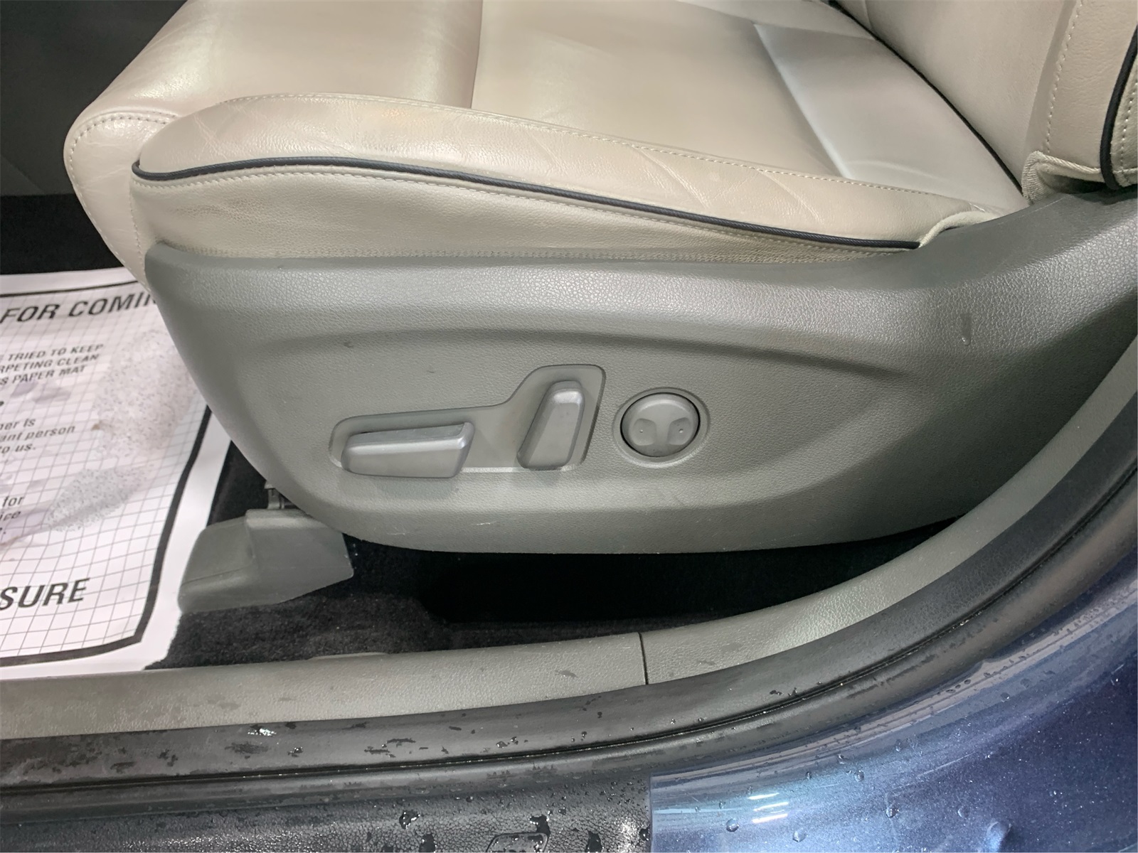 Vehicle image 26 of 31