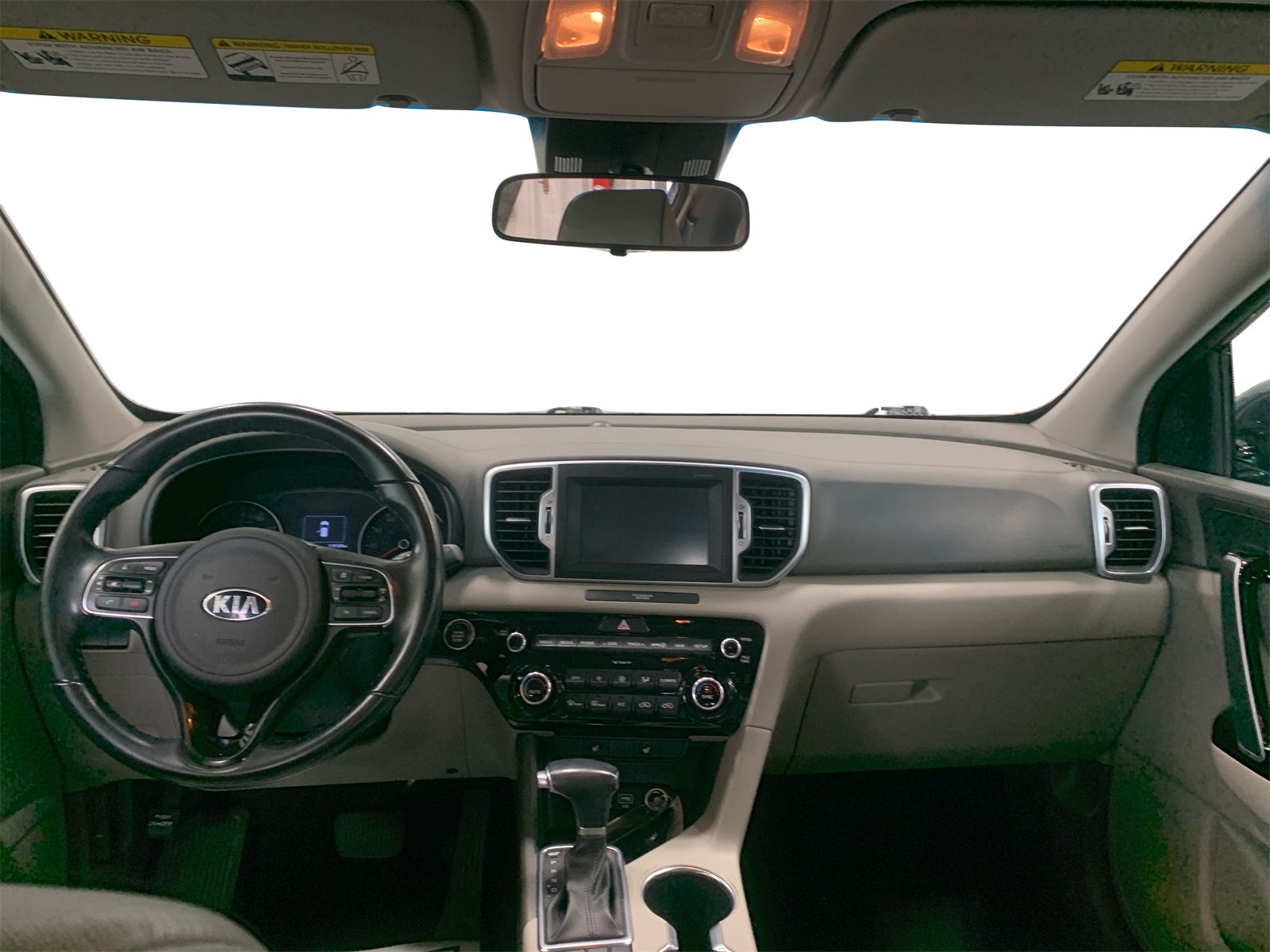 Vehicle image 16 of 31