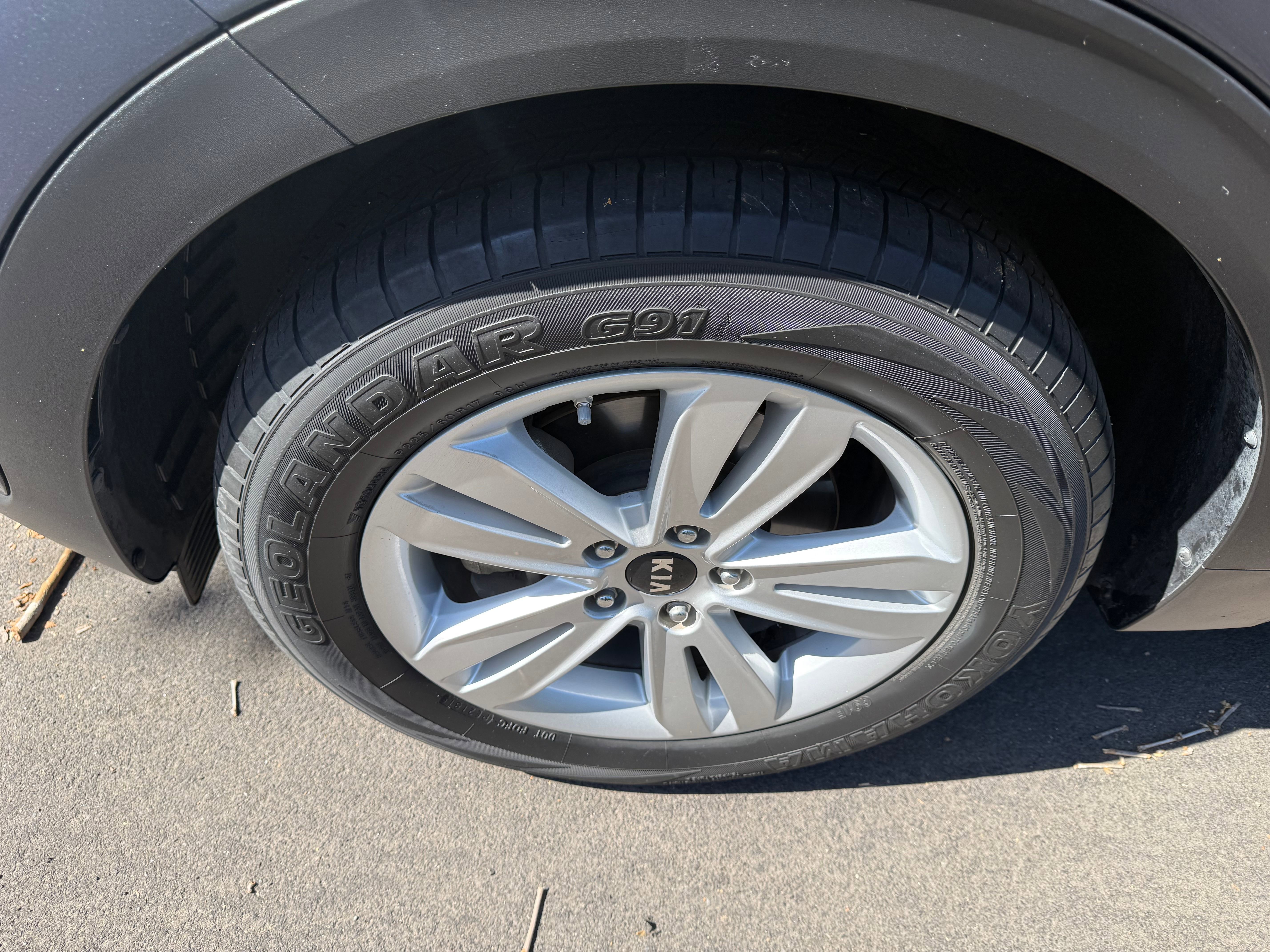 Vehicle image 10 of 23
