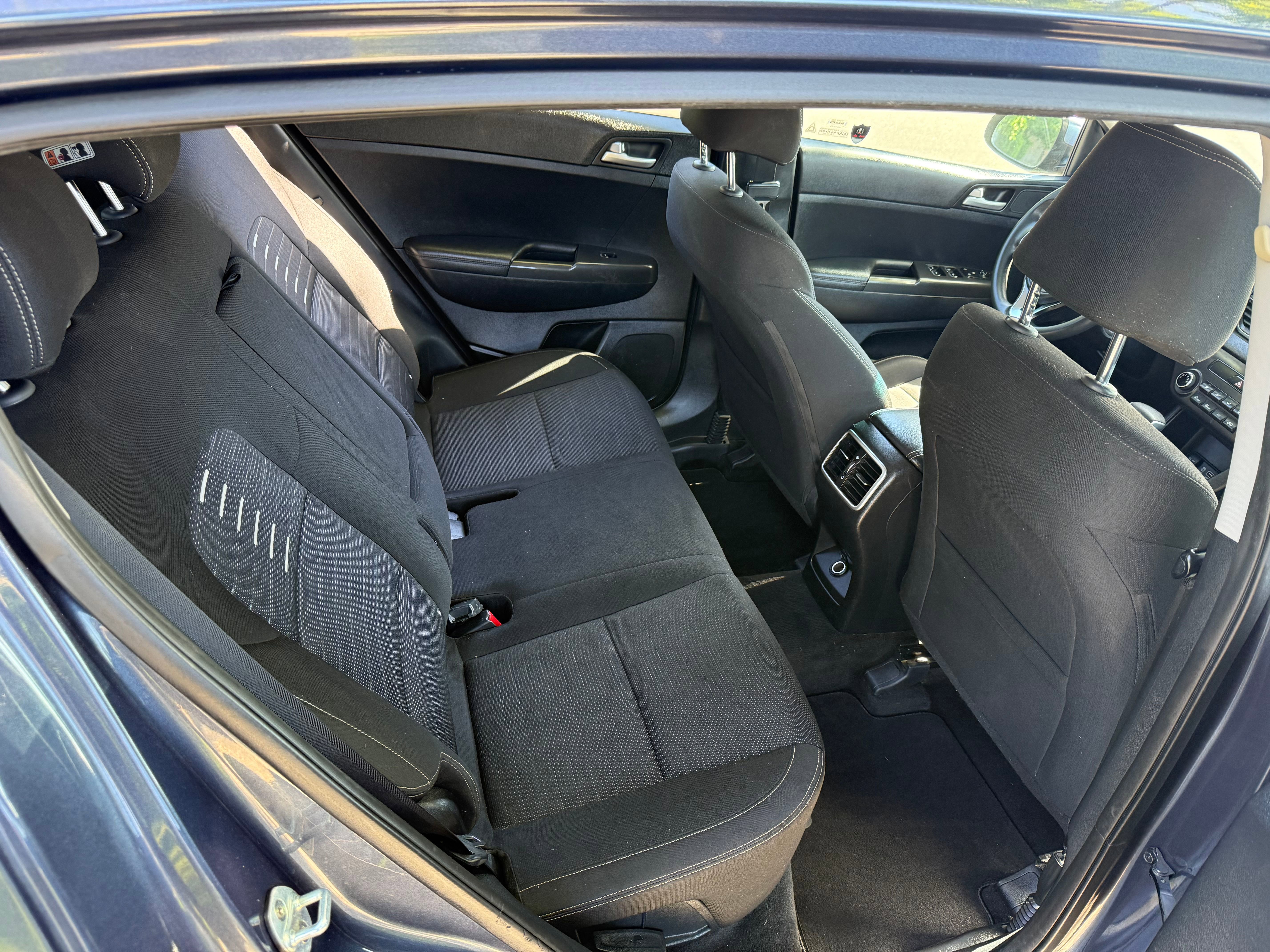 Vehicle image 20 of 23