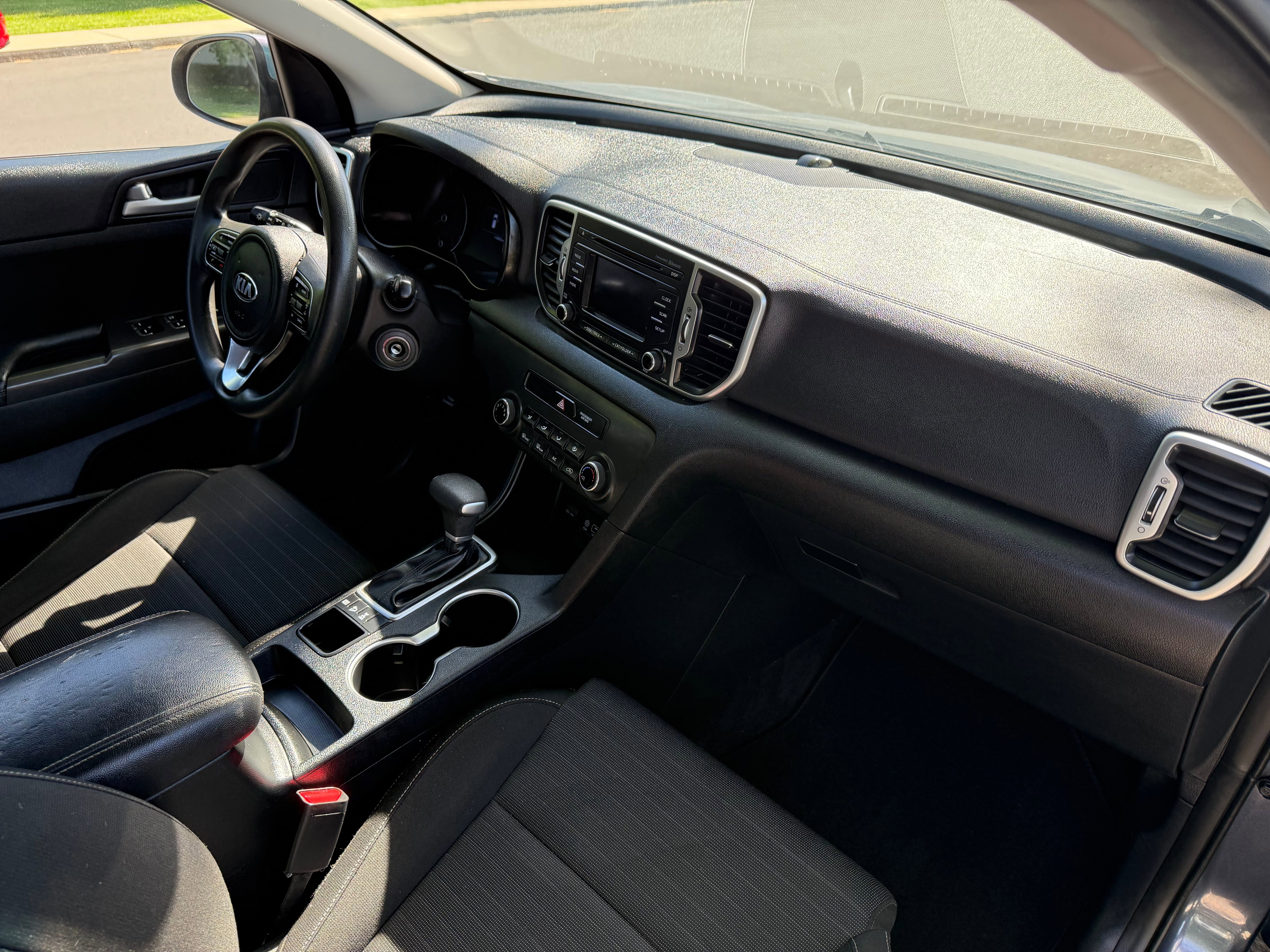 Vehicle image 21 of 23