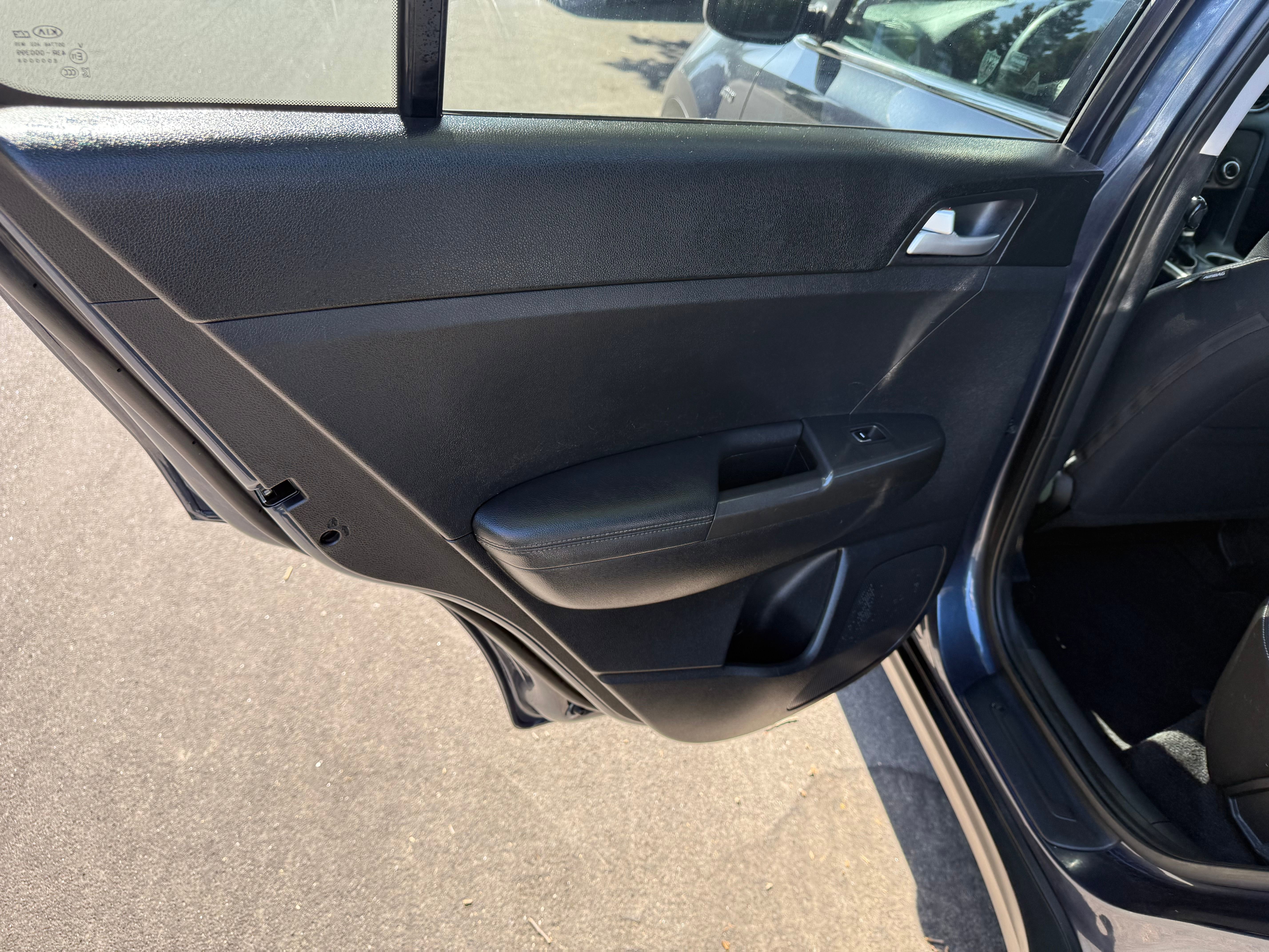 Vehicle image 16 of 23