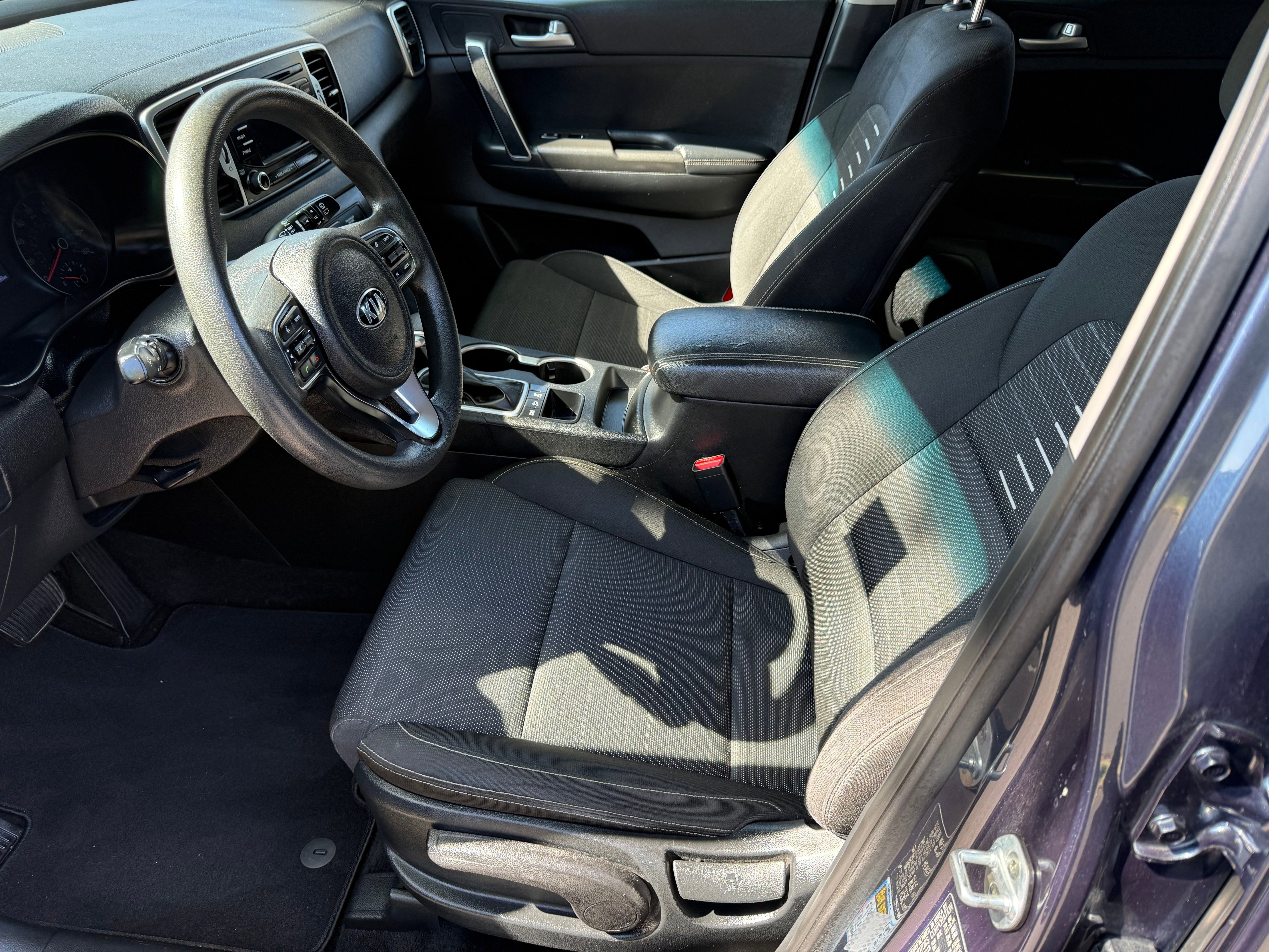 Vehicle image 14 of 23