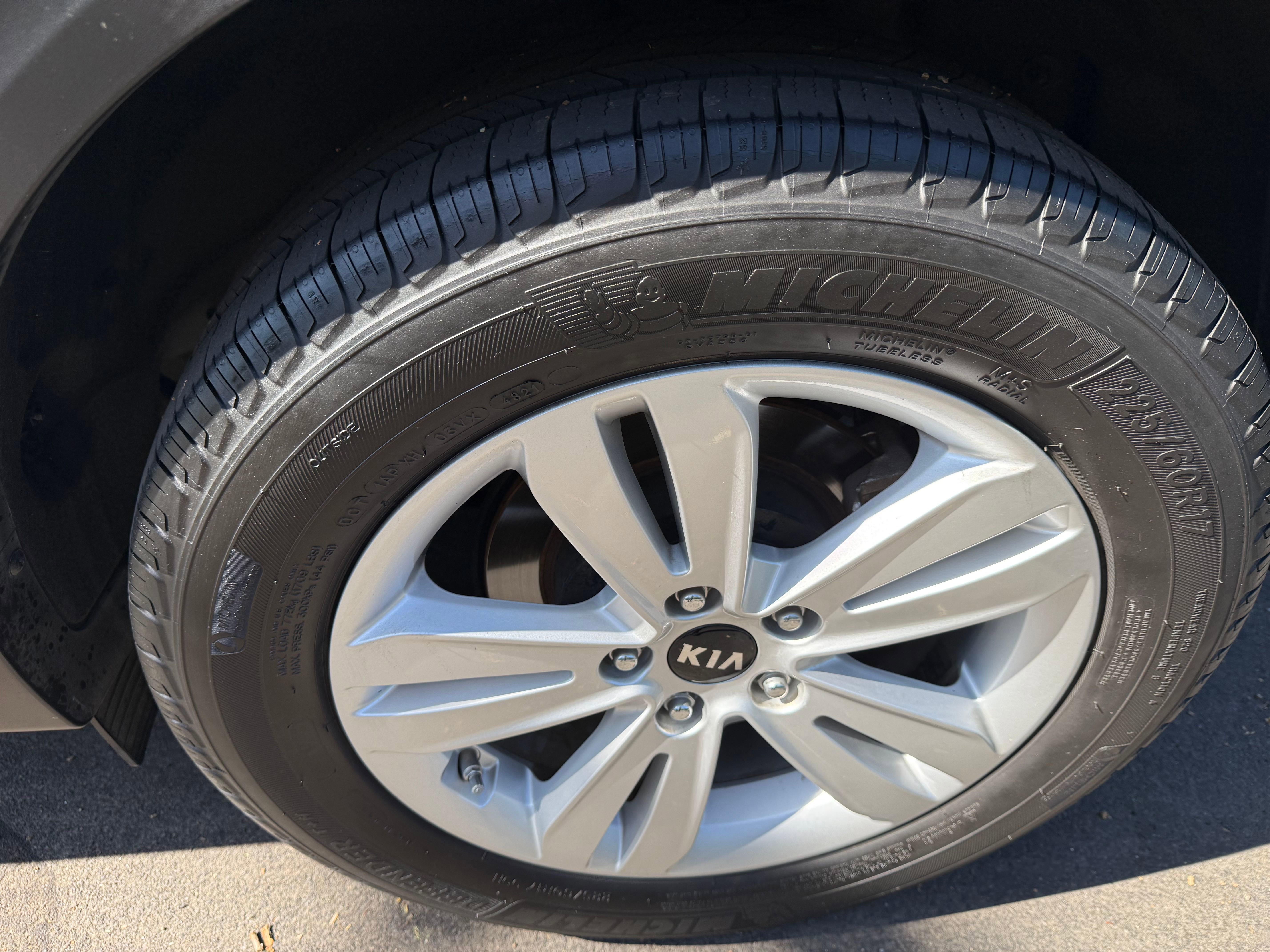 Vehicle image 12 of 23