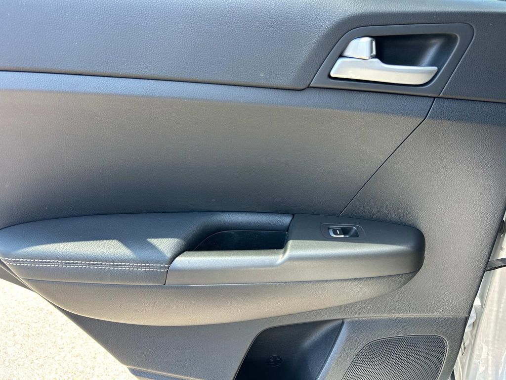Vehicle image 24 of 41