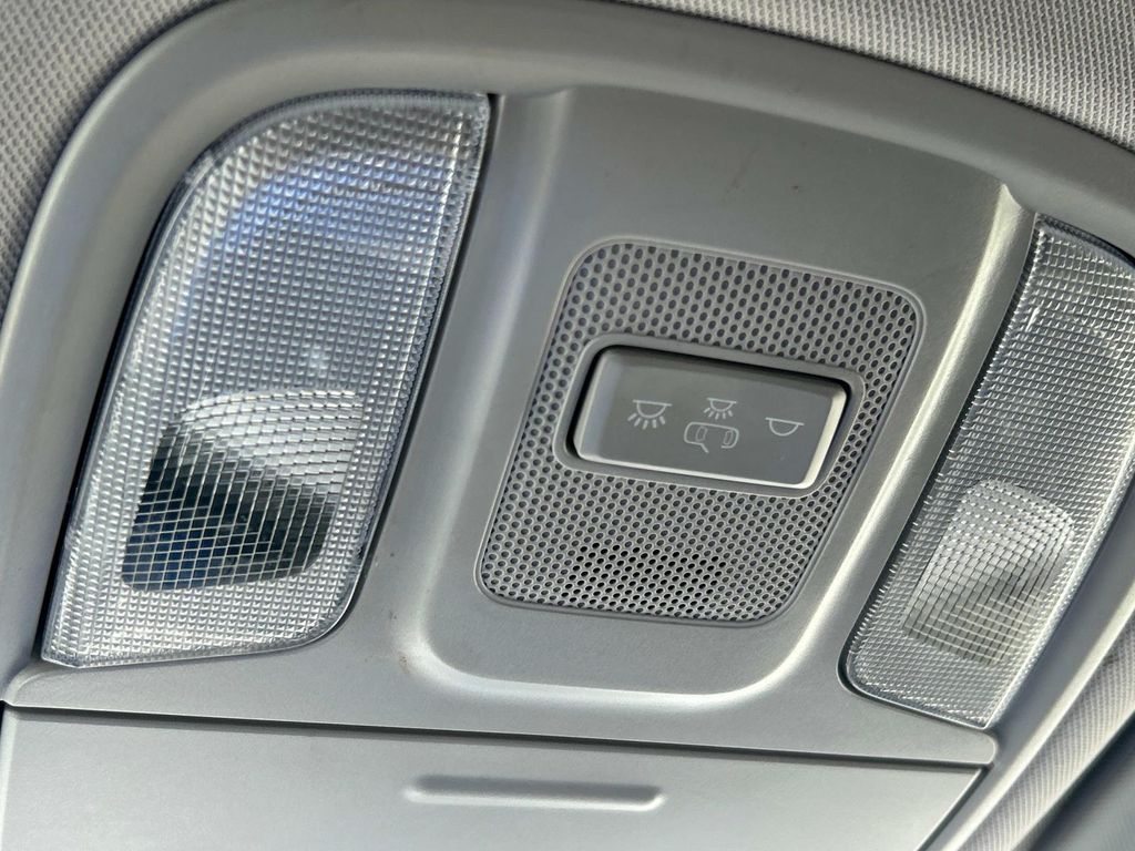 Vehicle image 36 of 41